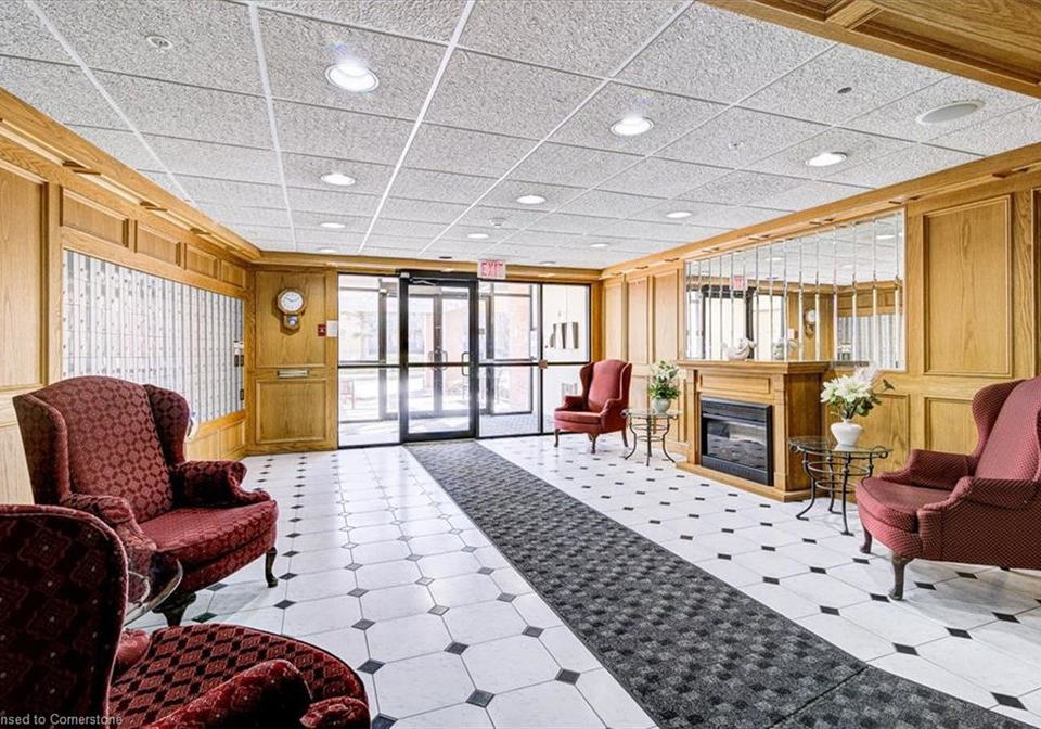 9-bonheur-court-brantford-ontario-40753089