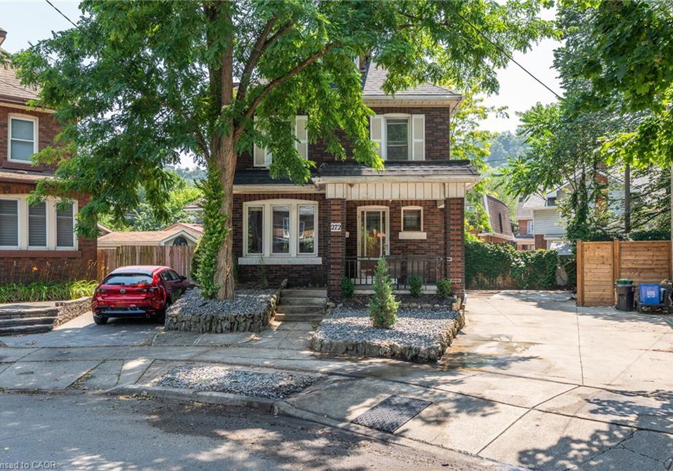 272-stinson-crescent-hamilton-ontario-40753131