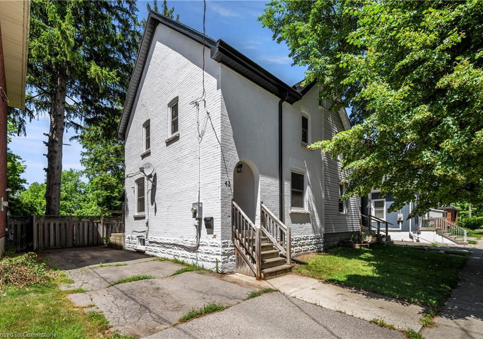 43-walnut-street-brantford-ontario-40753155