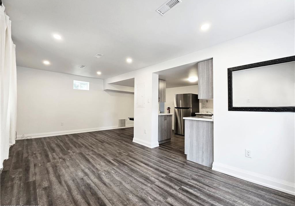1-robinson-street-n-grimsby-ontario-40753250