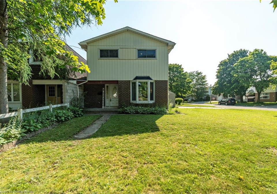 4-tamarack-court-cambridge-ontario-40753280