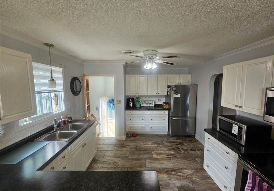 210-johnston-street-port-colborne-ontario-40753332