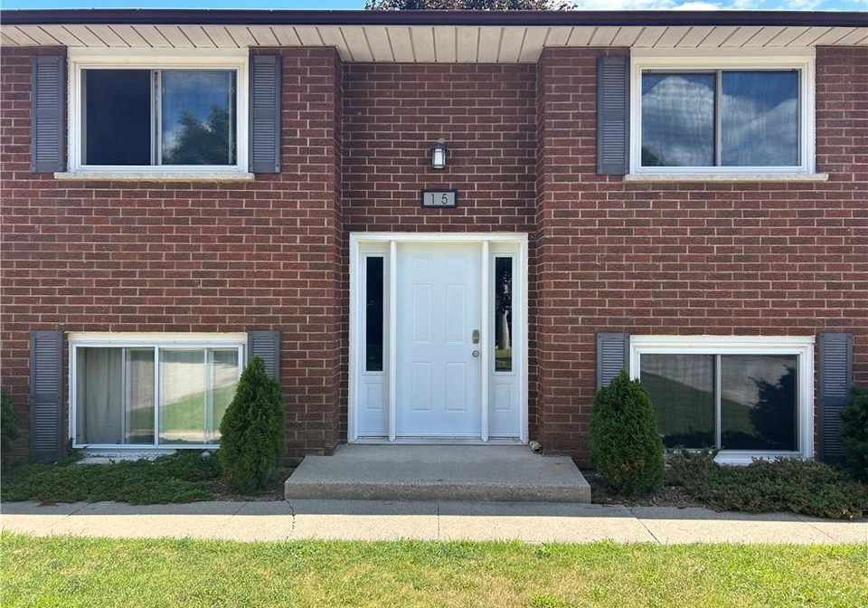 15-montclair-crescent-simcoe-ontario-40753842