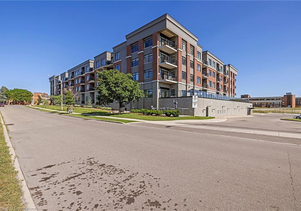 1-redfern-avenue-hamilton-ontario-40753857