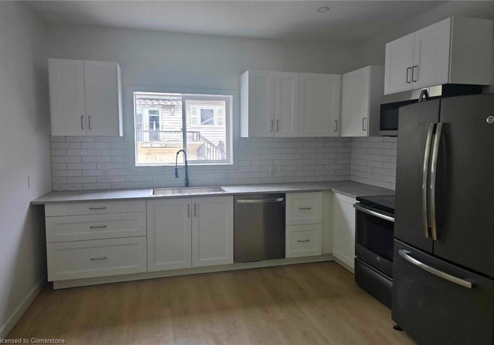 14-reid-crescent-collingwood-ontario-40754365