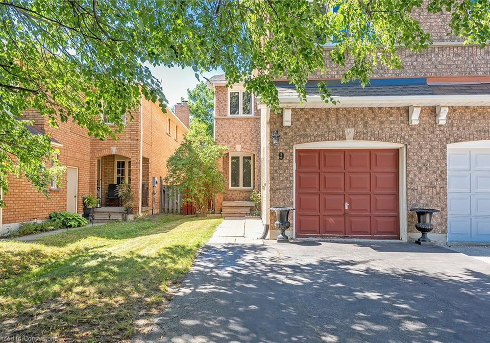 9-wakefield-lane-waterdown-ontario-40754520