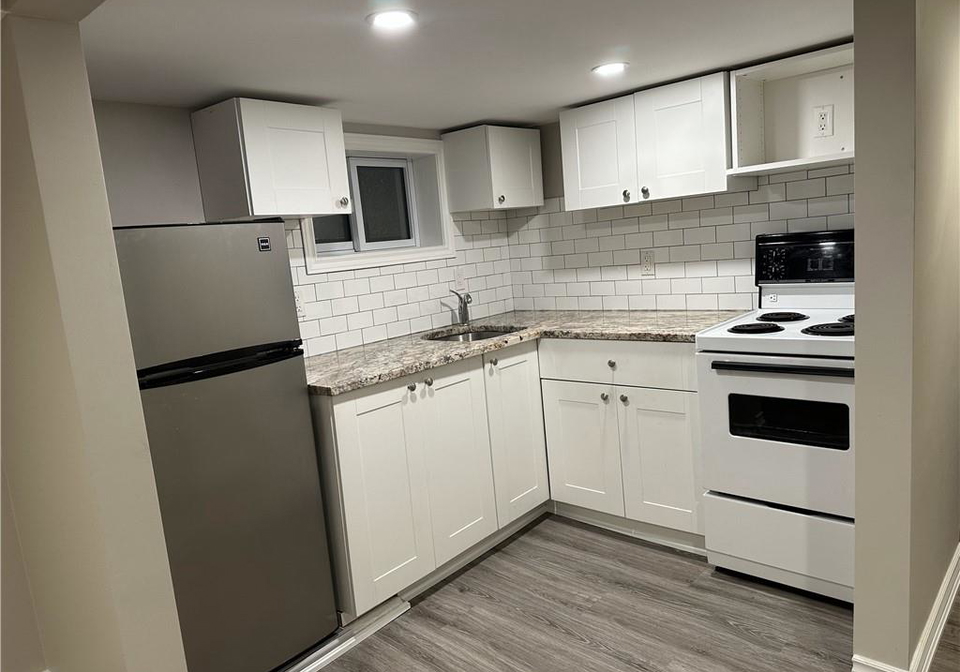 211-walter-avenue-s-hamilton-ontario-40754926