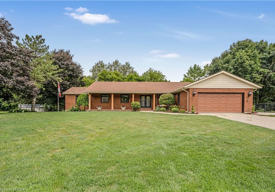 24-high-street-elmira-ontario-40755093