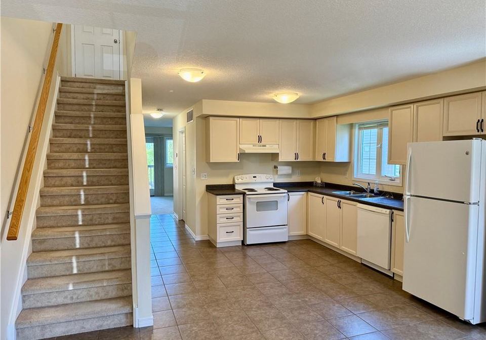 931-glasgow-street-kitchener-ontario-40755240
