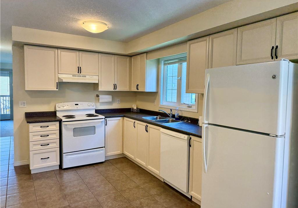 931-glasgow-street-kitchener-ontario-40755240