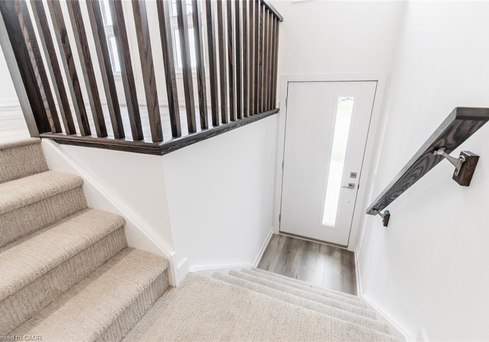 207-burke-street-waterdown-ontario-40755306