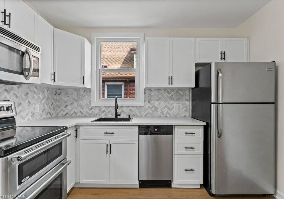 252-glencairn-avenue-hamilton-ontario-40755362