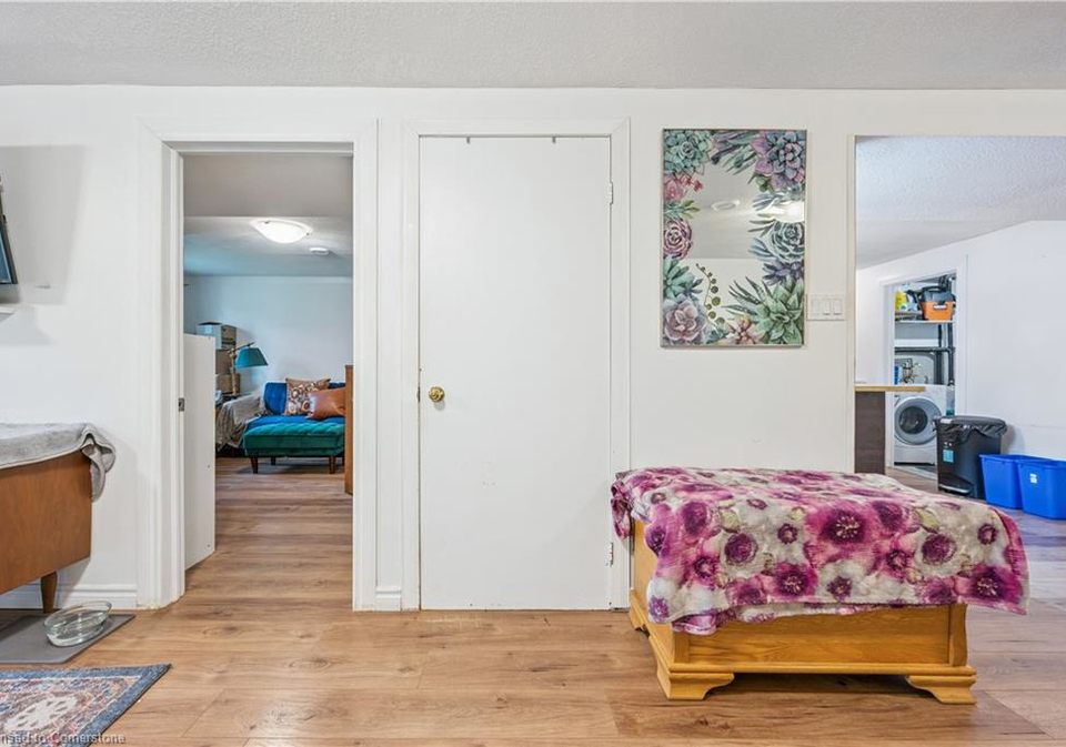 131-matthew-street-kitchener-ontario-40755392
