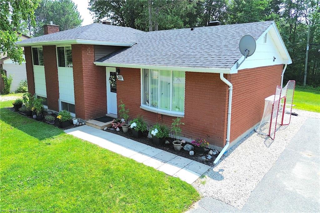 255-ferguson-street-massey-ontario-40755514