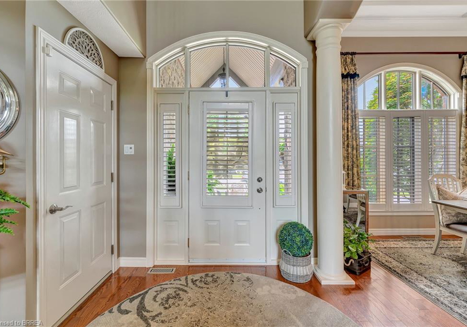 4-macdonald-crescent-brantford-ontario-40755805