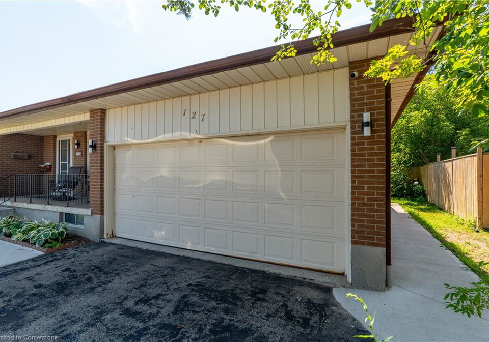 127-carson-drive-kitchener-ontario-40755833