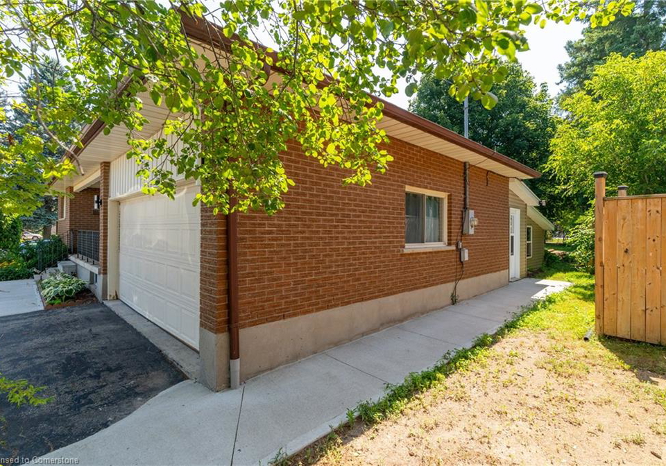 127-carson-drive-kitchener-ontario-40755833