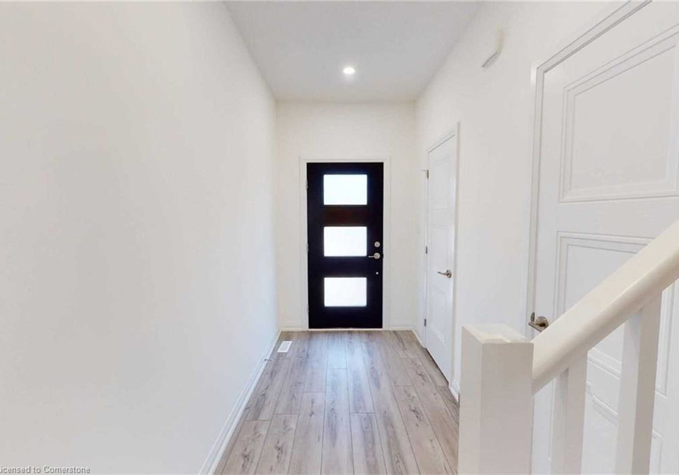 1-miller-drive-lucan-ontario-40755923