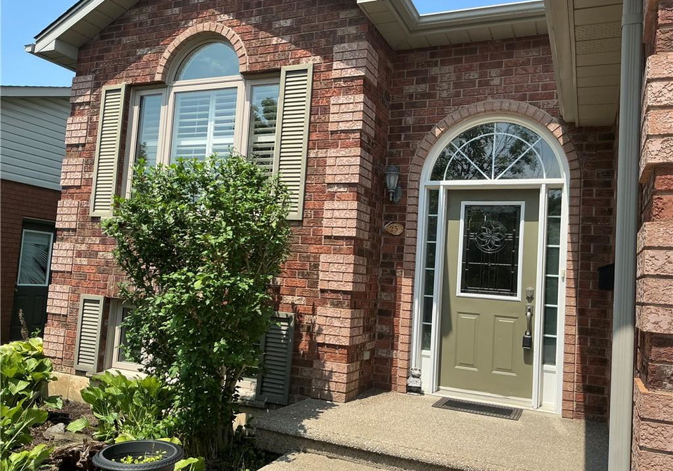 25-hyslop-drive-caledonia-ontario-40756047