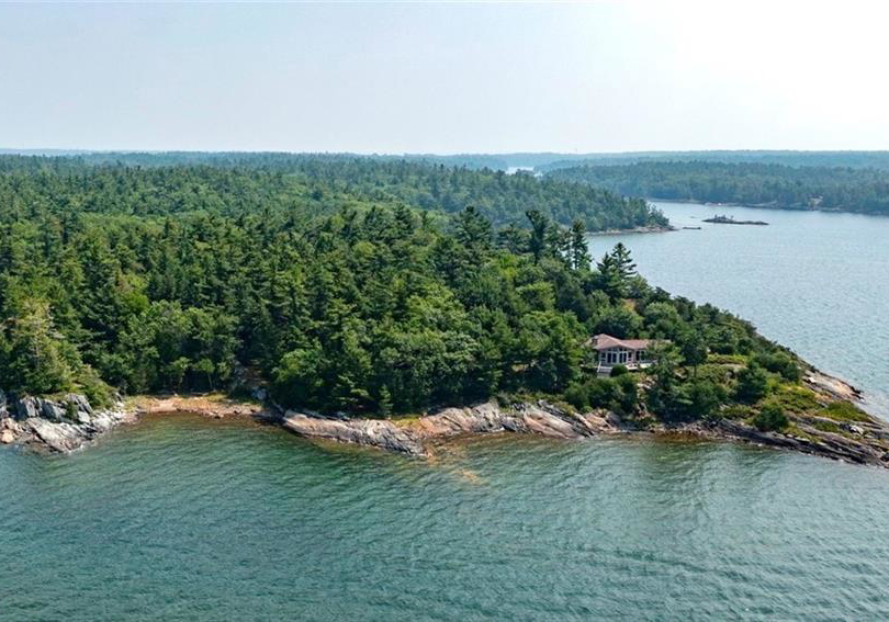 3-island-65c-carling-ontario-40756172