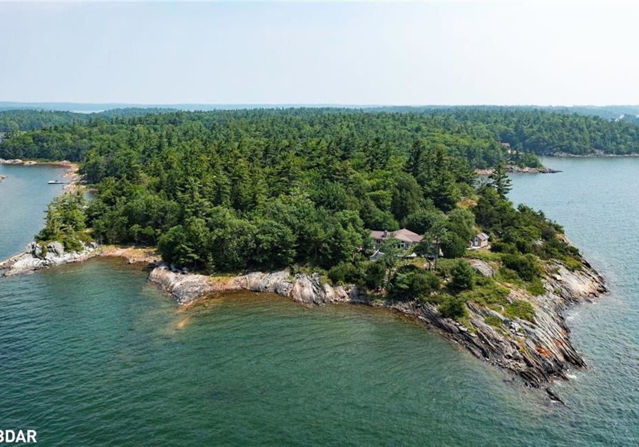 3-island-65c-carling-ontario-40756172