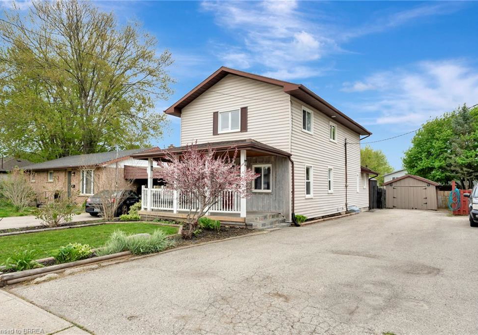 126-silver-street-paris-ontario-40756228