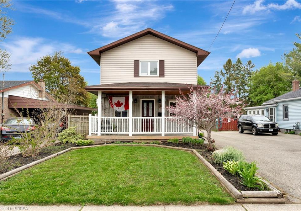 126-silver-street-paris-ontario-40756228