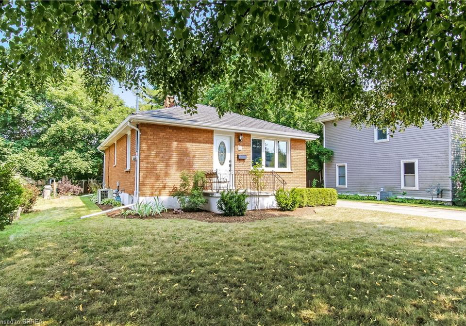 62-ball-street-paris-ontario-40756433