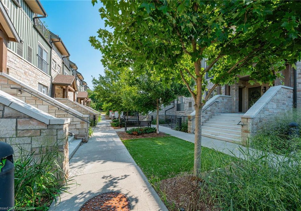 b204-112-union-street-e-waterloo-ontario-40756537