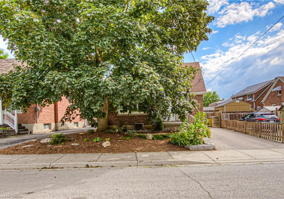 32-ellis-avenue-kitchener-ontario-40756681