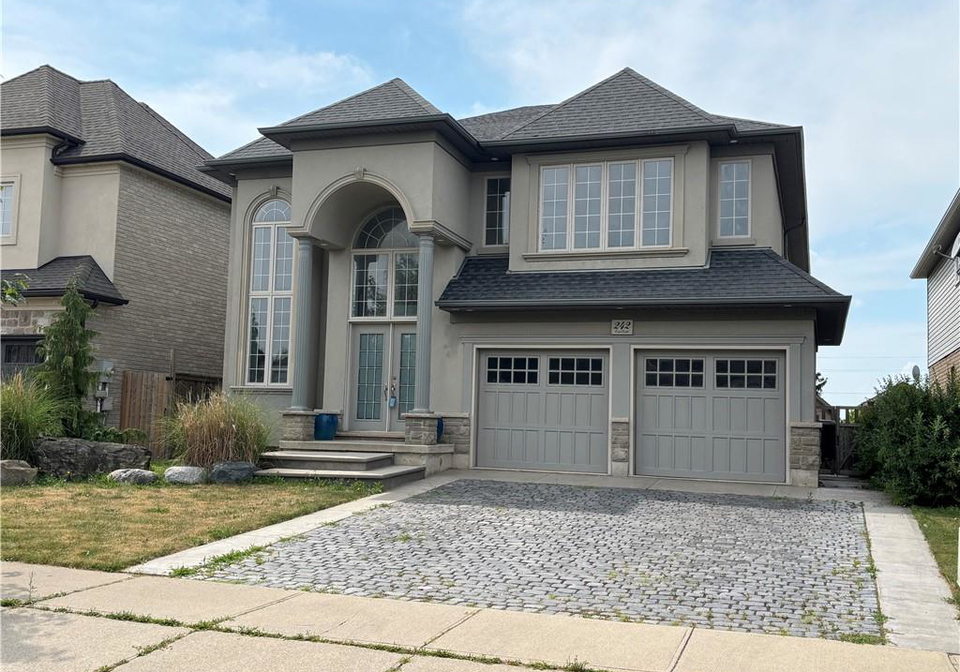 242-eringate-drive-stoney-creek-ontario-40756814