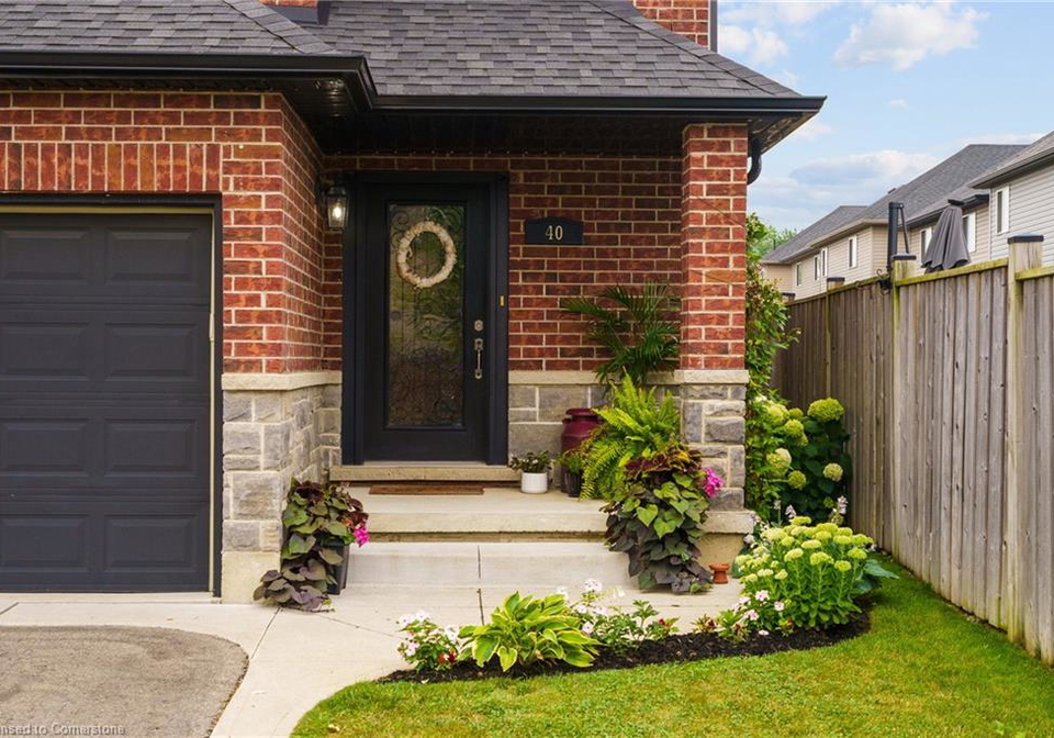 40-stoneglen-way-mount-hope-ontario-40756840