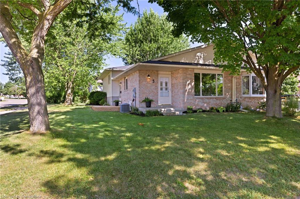5-uxbridge-crescent-kitchener-ontario-40756926