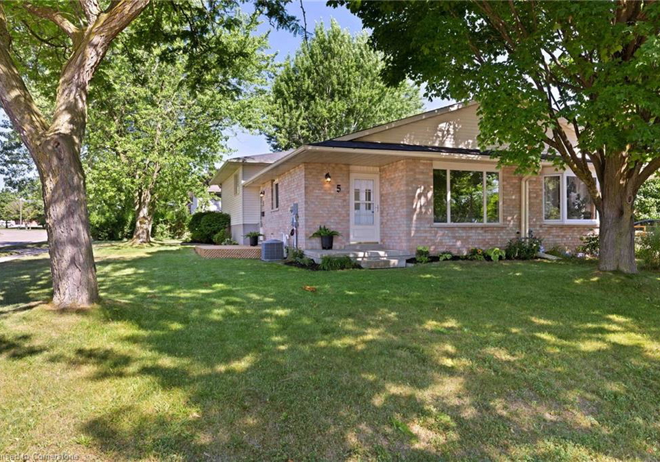 5-uxbridge-crescent-kitchener-ontario-40756926