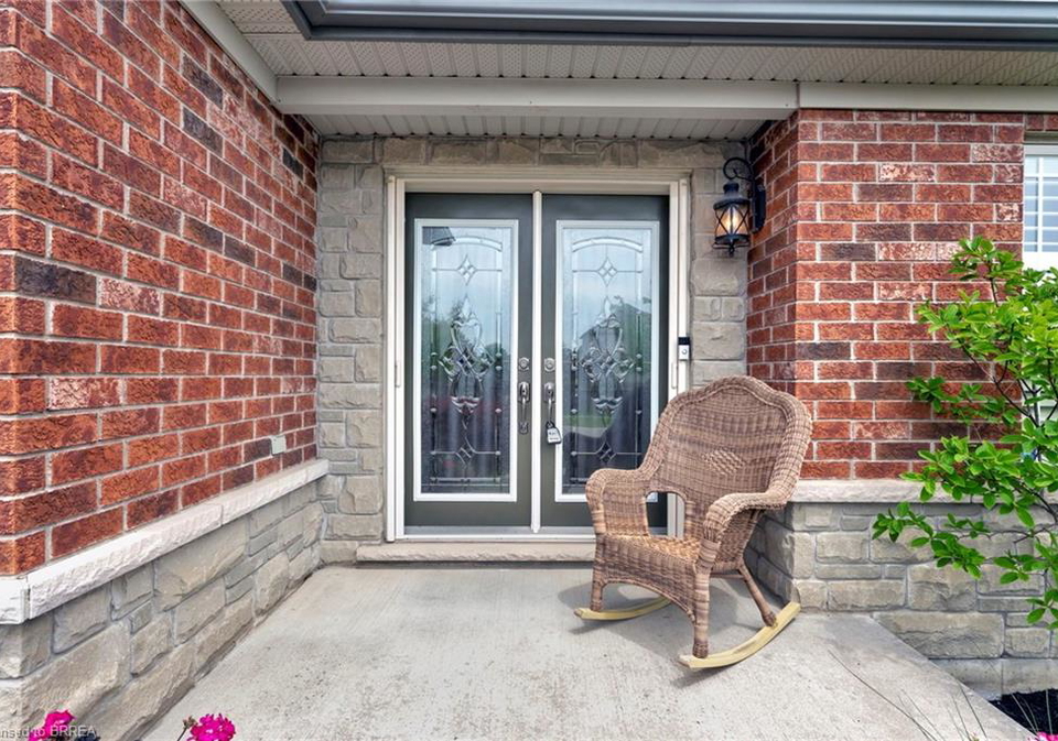 4-cardinal-lane-paris-ontario-40757004