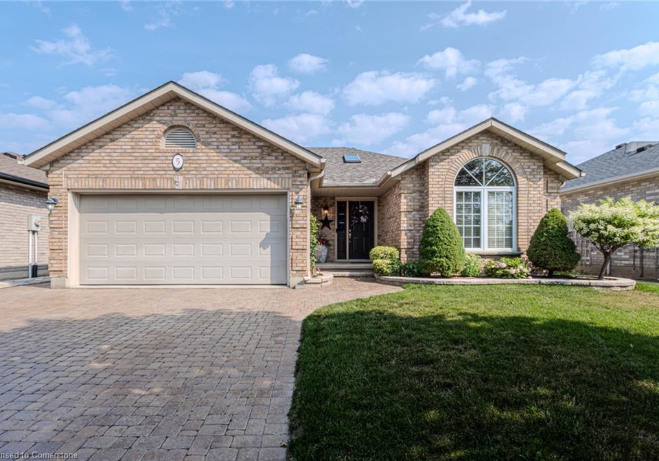 5-johnson-crescent-simcoe-ontario-40757013
