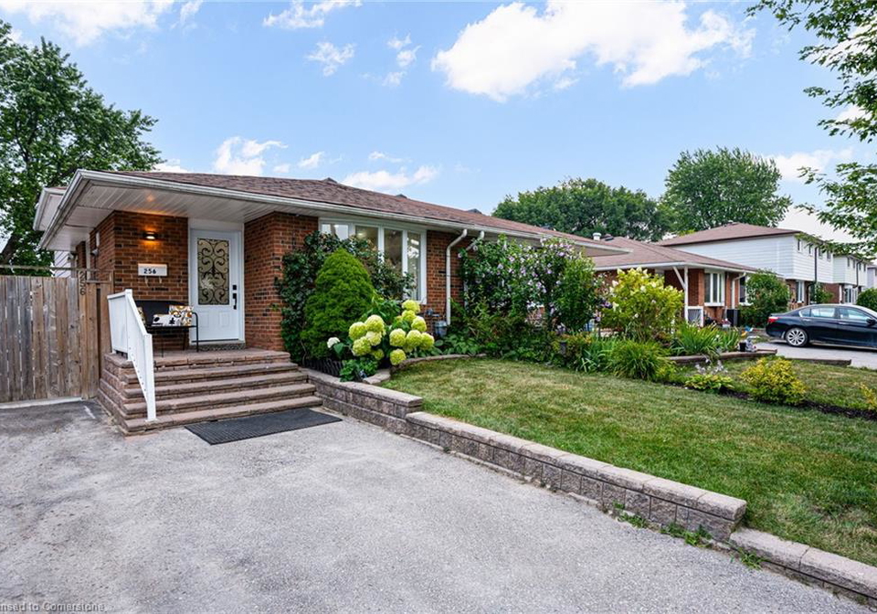 256-kinmount-crescent-oshawa-ontario-40757014