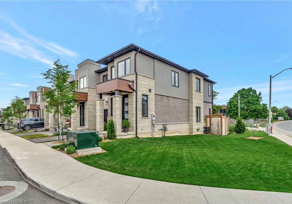 4-southam-lane-hamilton-ontario-40757026