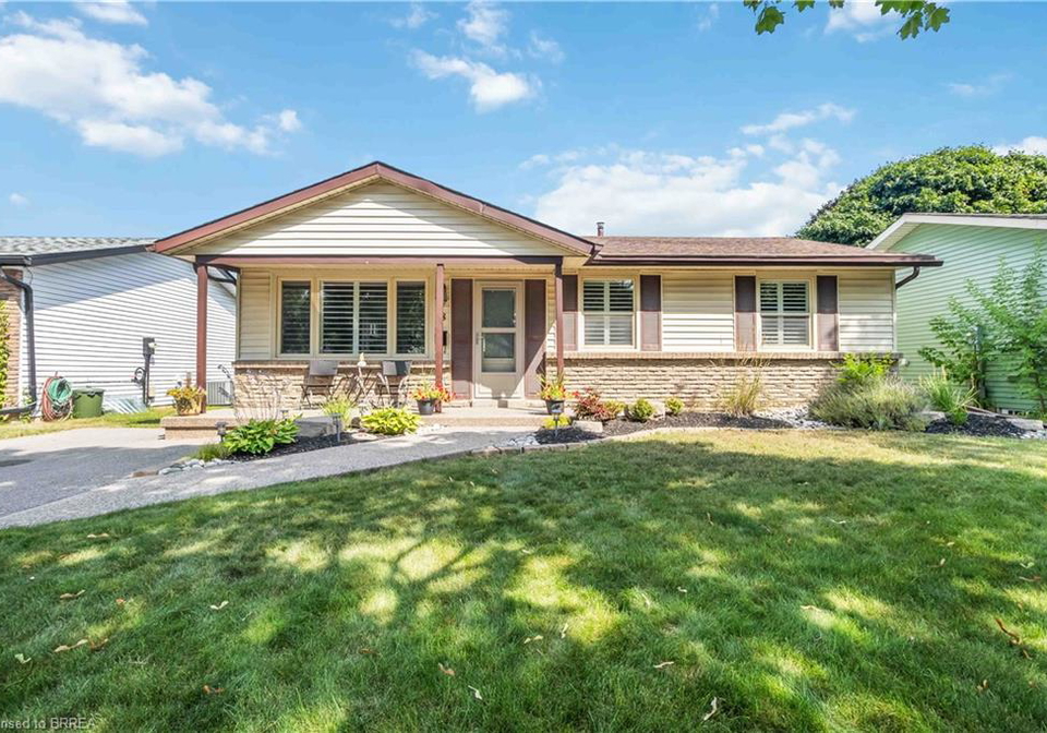 8-hawthorne-lane-brantford-ontario-40757152