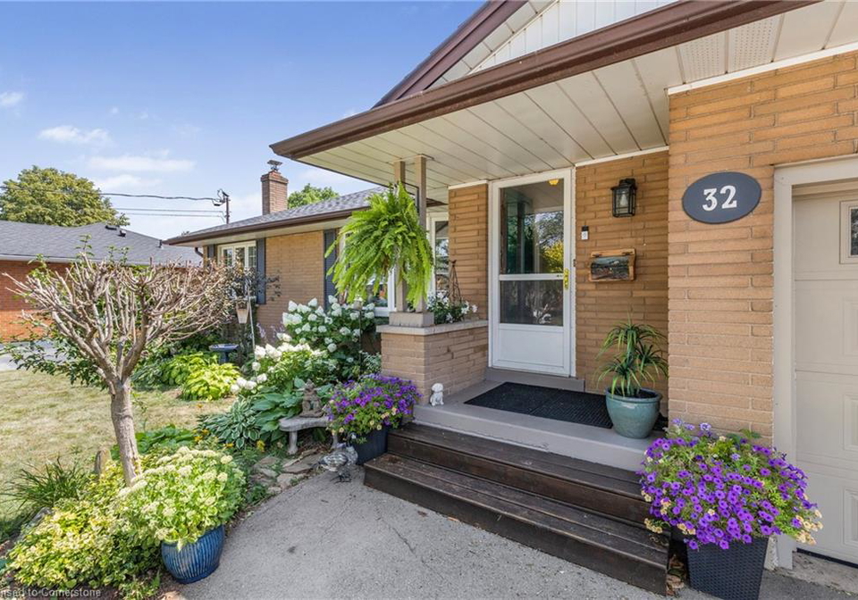 32-whittaker-avenue-grimsby-ontario-40757192