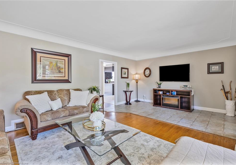 32-whittaker-avenue-grimsby-ontario-40757192