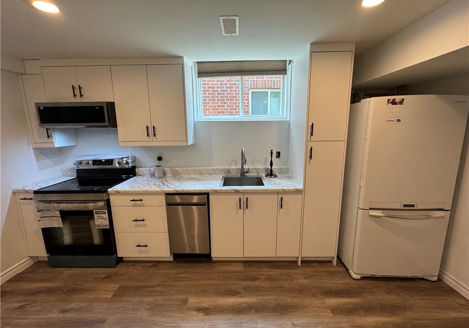 160-fallowfield-drive-kitchener-ontario-40757252