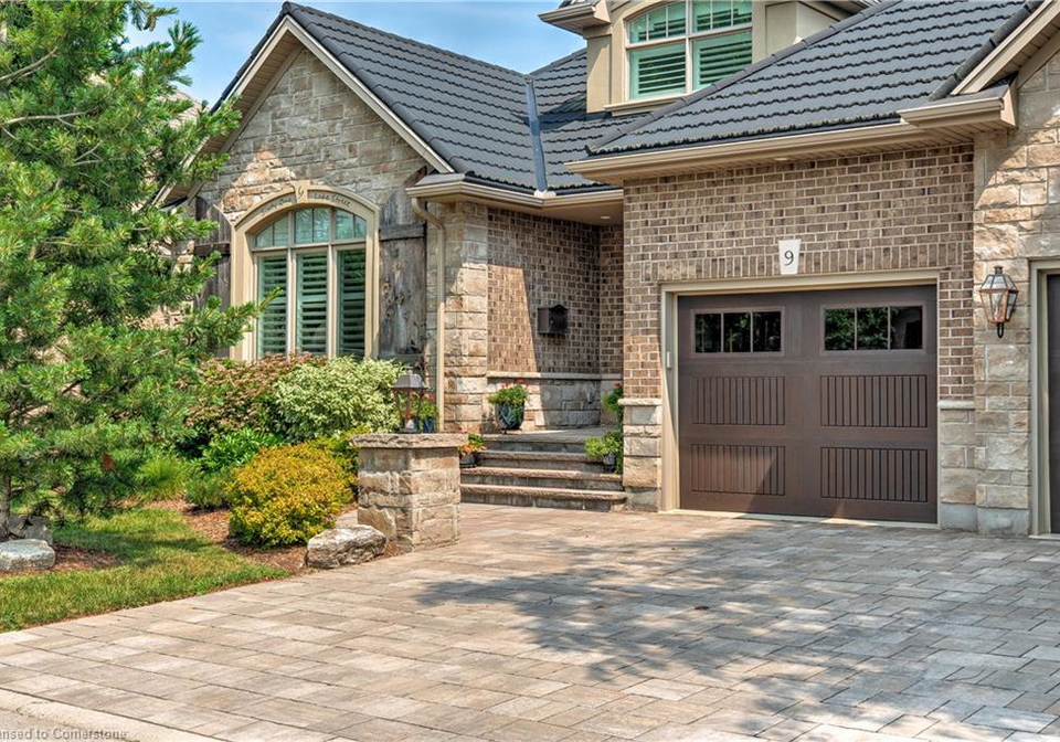 61-lake-street-grimsby-ontario-40757311
