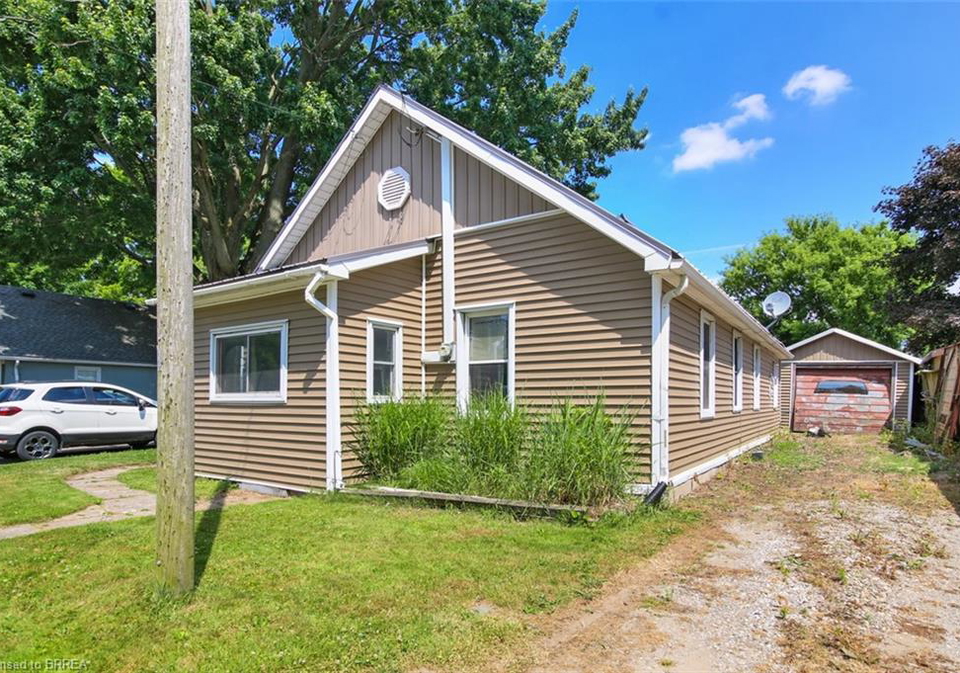 20-adams-street-courtland-ontario-40757393