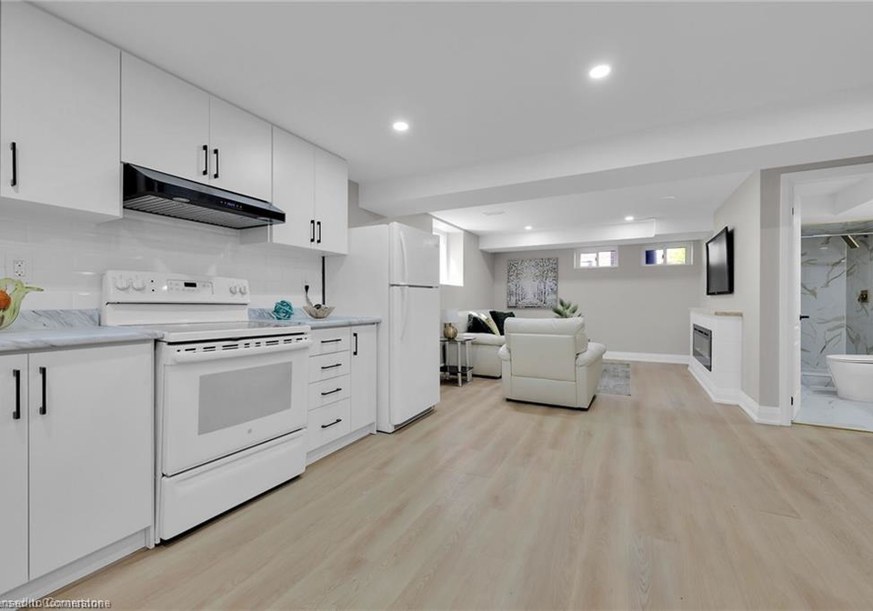 99-wise-crescent-hamilton-ontario-40757399