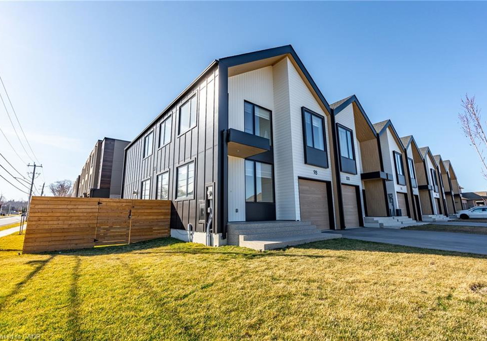 98-lametti-drive-fonthill-ontario-40757439