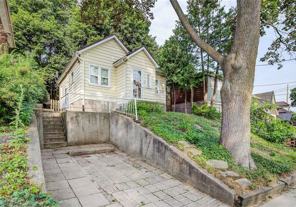 19-chestnut-street-kitchener-ontario-40757478