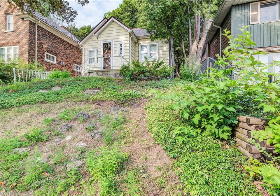 19-chestnut-street-kitchener-ontario-40757478