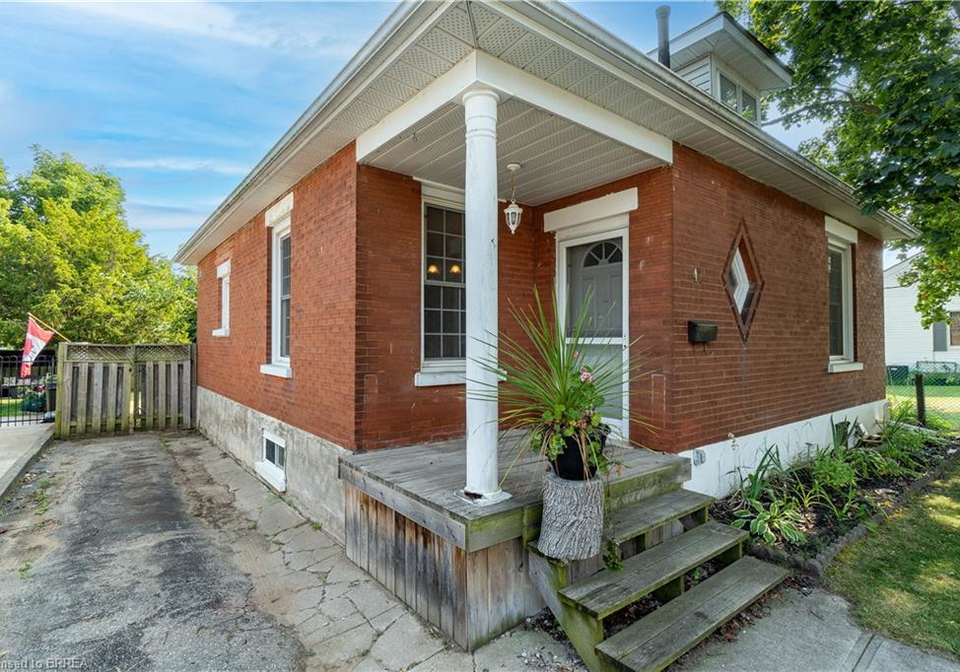 41-stanley-street-cambridge-ontario-40757515