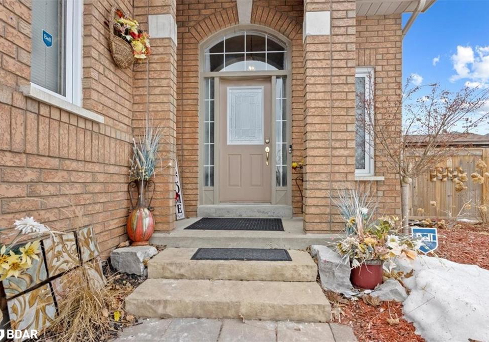 16-goodwin-avenue-bowmanville-ontario-40757608
